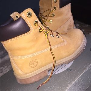 Junior Timberlands Size 5
